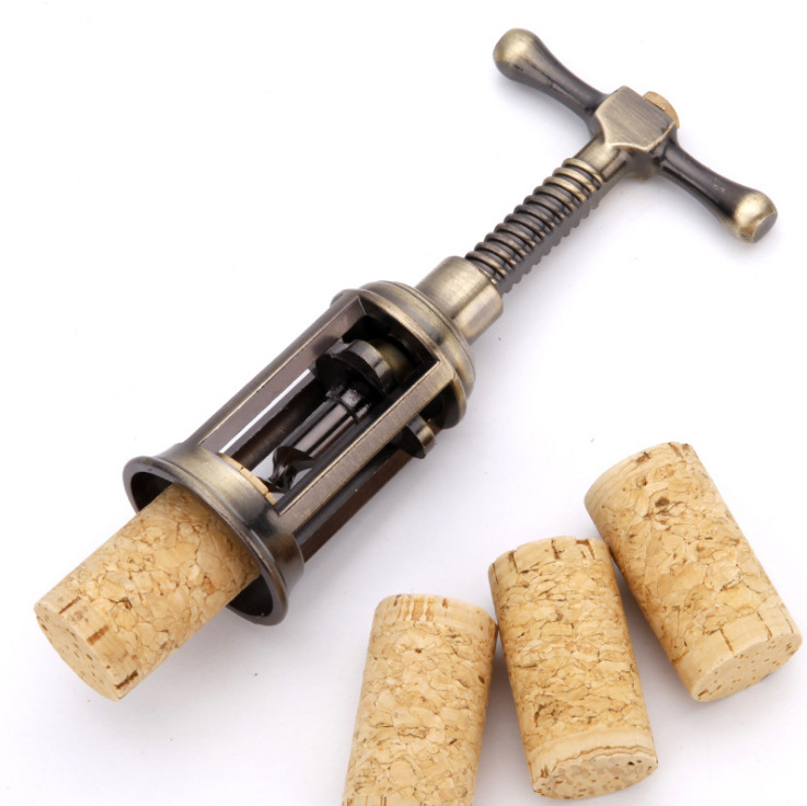 Elegant Antique-Inspired Wine Opener na may Timeless Historical Charm